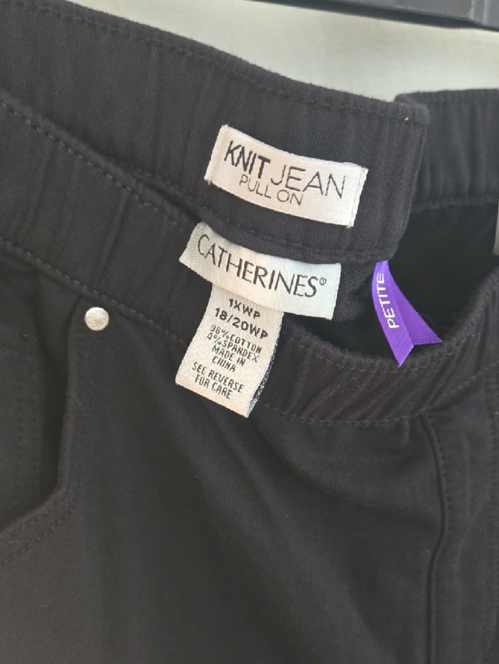 Catherines Black Capri Pants with Elastic Waist - Picture 2 of 11